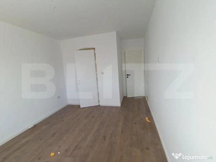 Apartament cu 4 camere semidecomandat în Central