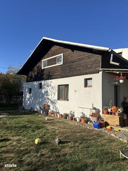 Casă cu 2 camere cu Teren 2506 Mp în Central
