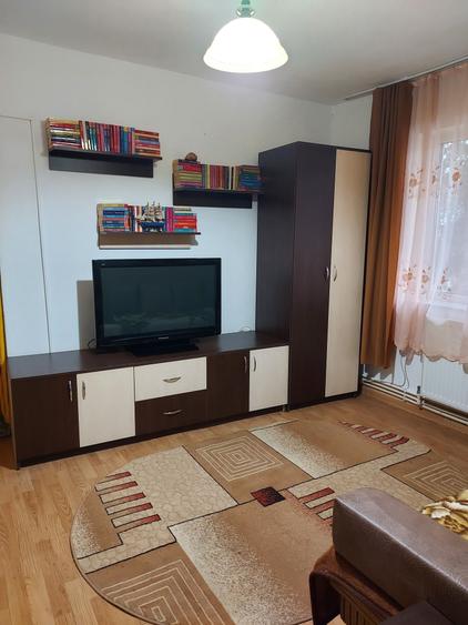 Apartament cu 2 camere semidecomandat în Exterior Vest