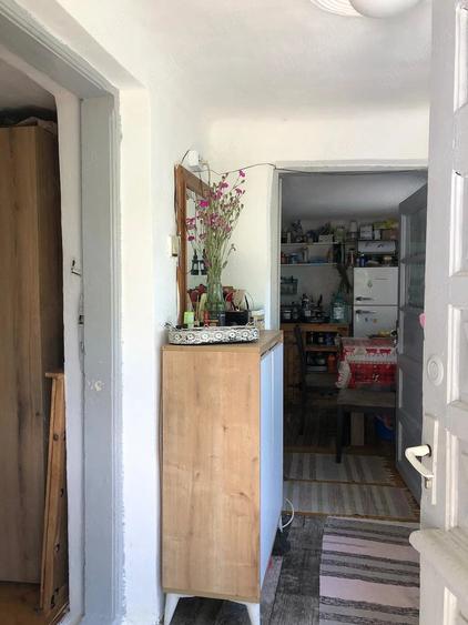 Casă cu 2 camere cu Teren 1000 Mp în Crevedia