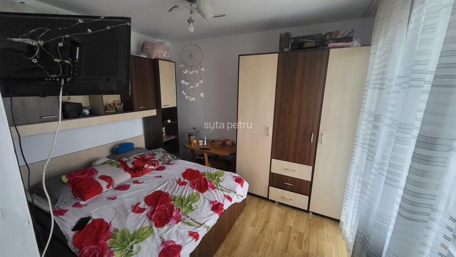 Vand apartament cu 2 camere