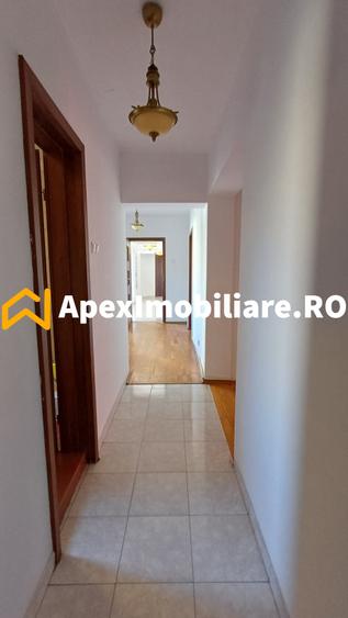 Apartament cu 4 camere decomandat în Unirii