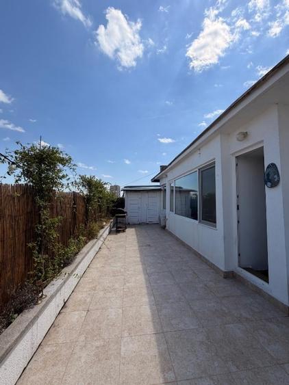 Apartament cu 4 camere semidecomandat în P-ța Romană