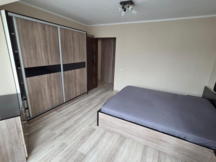 Apartament cu 3 camere decomandat în Nufărul