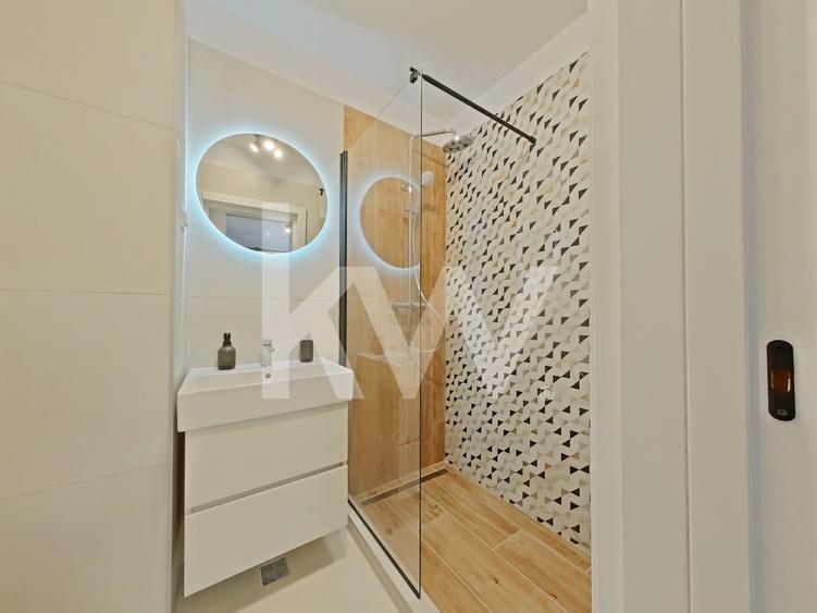 Apartament cu 3 camere decomandat, mobilat în Tractorul