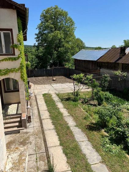 Oportunitate de investitie si locuit, pentru o familie numeroasa, comuna Bucsani, Dambovita - 1