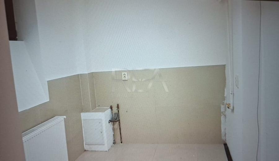 Apartament cu 4 camere decomandat în Cotroceni