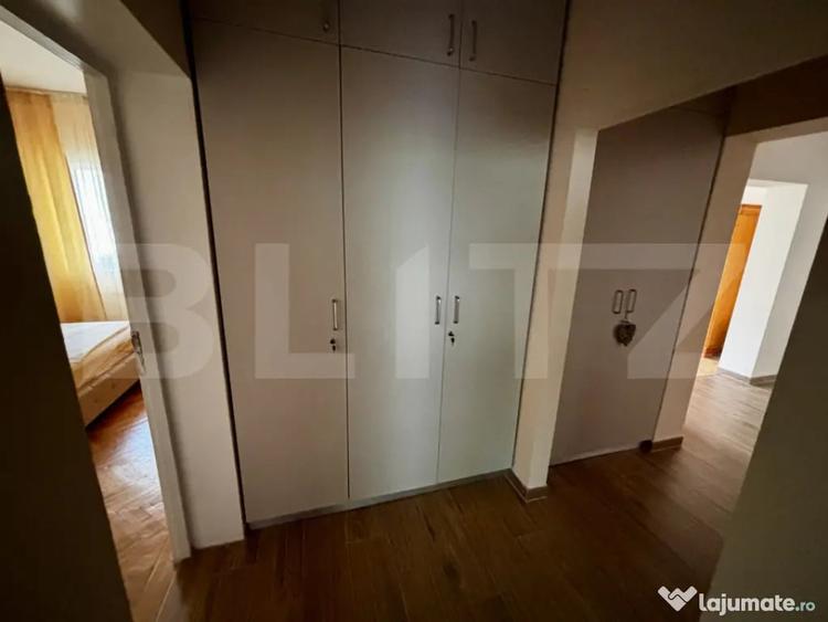 Apartament cu 4 camere decomandat în Central