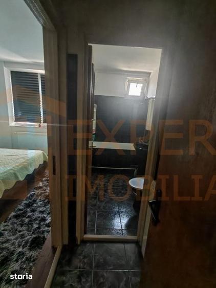 Apartament cu 3 camere decomandat în Far