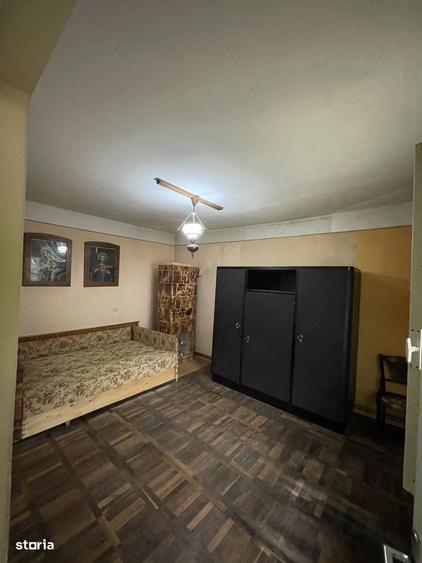 Casă cu 4 camere în Central