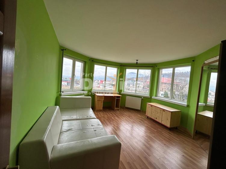 Casă individuală cu 6 camere cu Canalizare în Ciritei