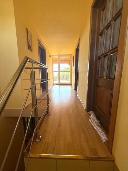 Casă cu 6 camere cu Teren 1600 Mp în Călugăreni