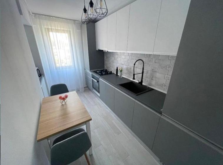 Apartament cu 2 camere decomandat, mobilat în Timpuri Noi