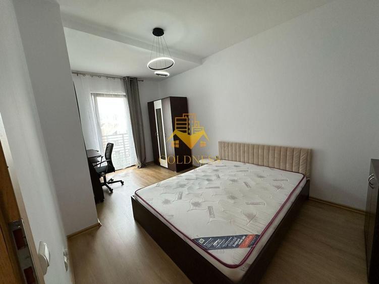 Apartament cu 3 camere semidecomandat, mobilat în Central