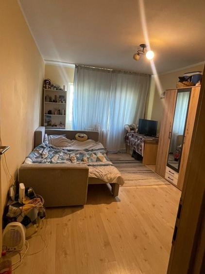 Garsonieră decomandată în Rogerius