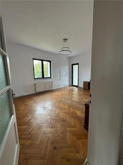Casă individuală cu 5 camere cu Canalizare în Ciarda Roșie