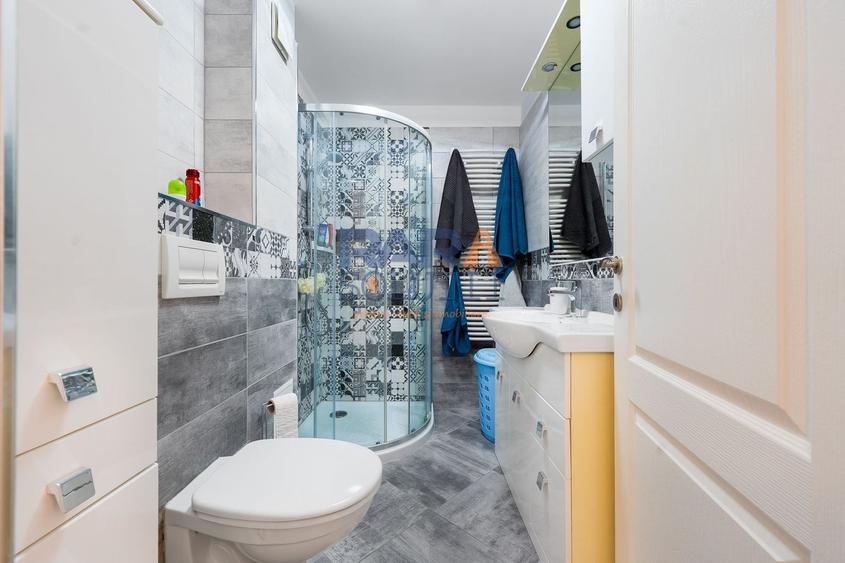 Apartament cu 3 camere decomandat, mobilat în Sud