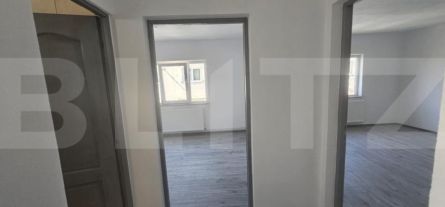 Apartament cu 3 camere decomandat în Semicentral