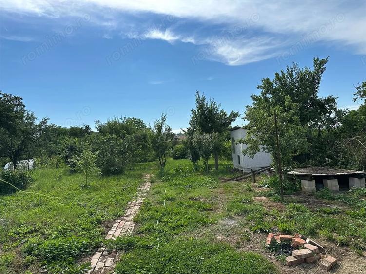Casă cu Teren 1438 Mp în Central
