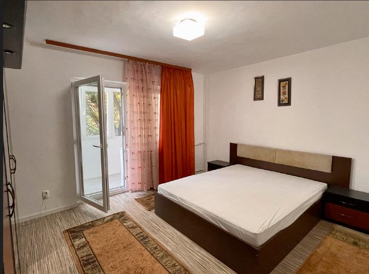 Apartament cu 3 camere decomandat, mobilat în Vitan Mall