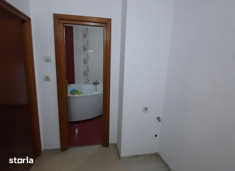 Apartament cu 4 camere în Mărăței