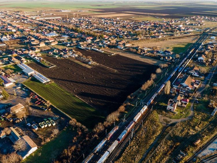 Teren Construcții intravilan de 7612 mp, în Central