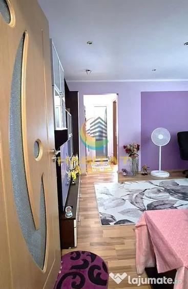 Apartament cu 3 camere semidecomandat în Central