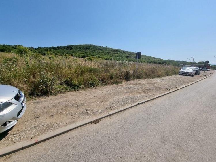 Teren Construcții intravilan de 600 mp, în Gușterița