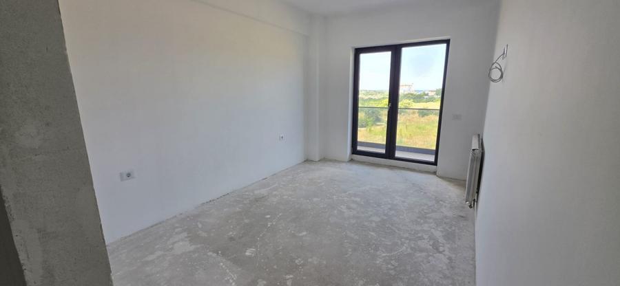 Apartament cu 2 camere decomandat în E3