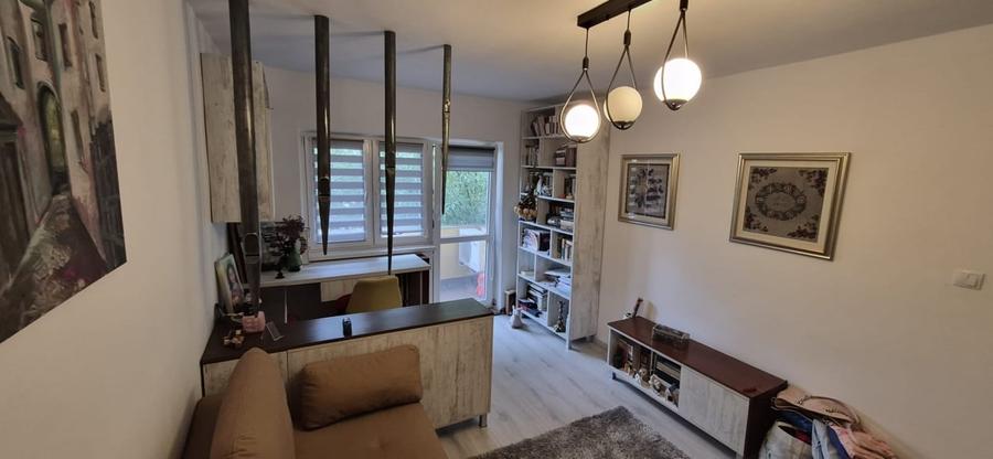 Apartament 2 camere , decomandat, et. 3, strada  Andrei Muresanu - 4