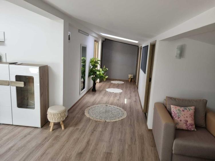 Apartament cu 4 camere decomandat în Deta