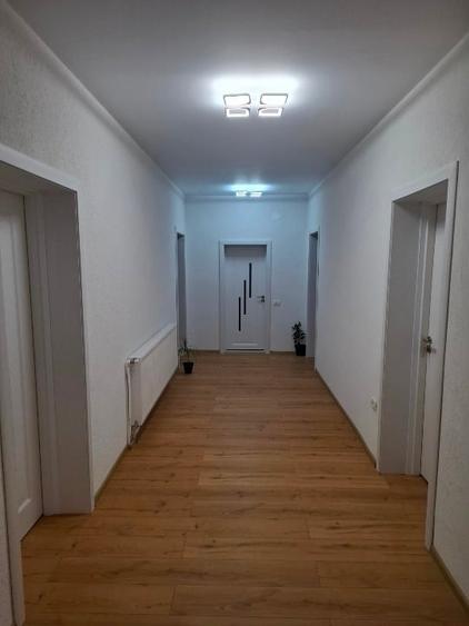 Casă individuală cu 3 camere cu Canalizare în Sâncrai