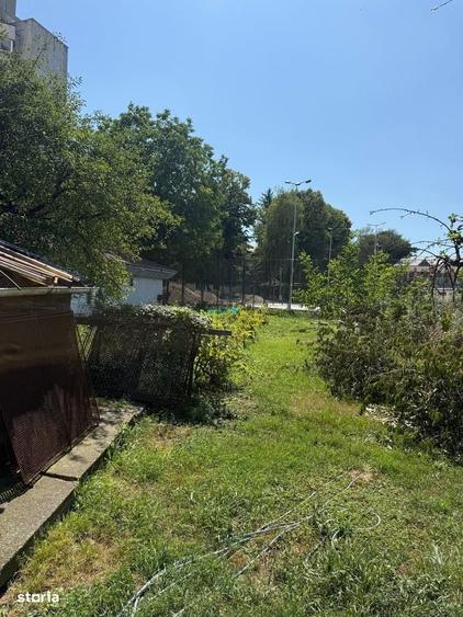 Casă cu 4 camere cu Teren 2179 Mp în Central
