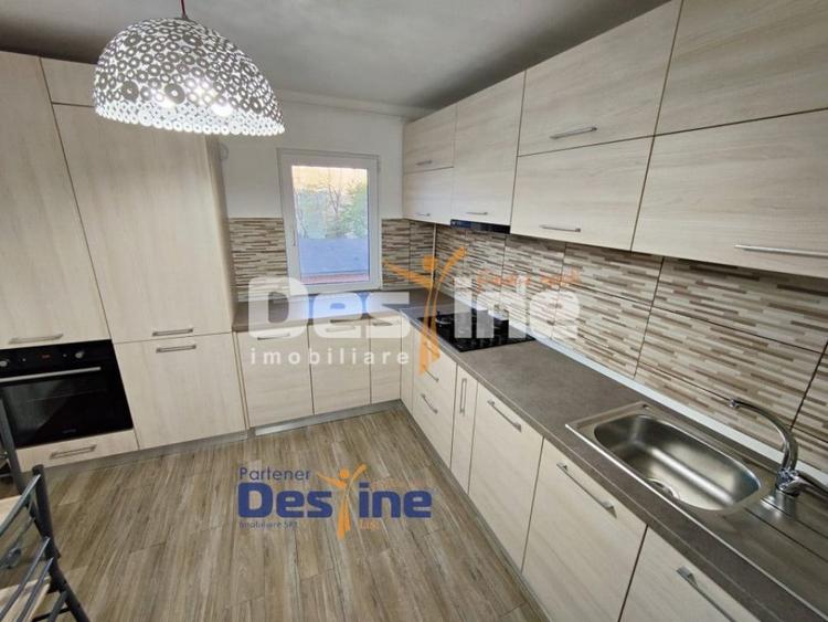 Apartament cu 2 camere decomandat în Central — fotografia 3