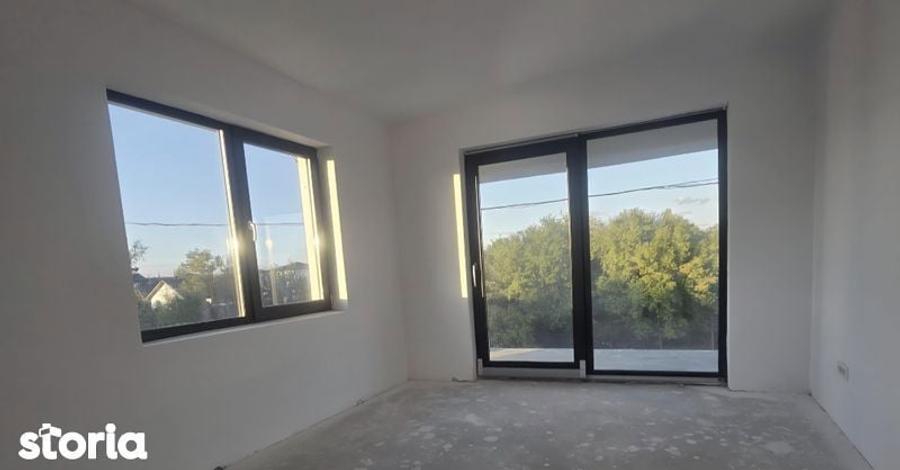 Casă cu 4 camere cu Teren 245 Mp în Costești