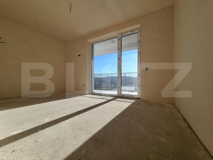 Apartament cu 3 camere semidecomandat în Baciu