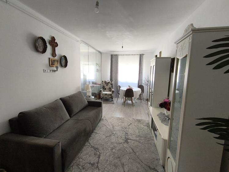 Apartament cu 2 camere decomandat în Ludoș