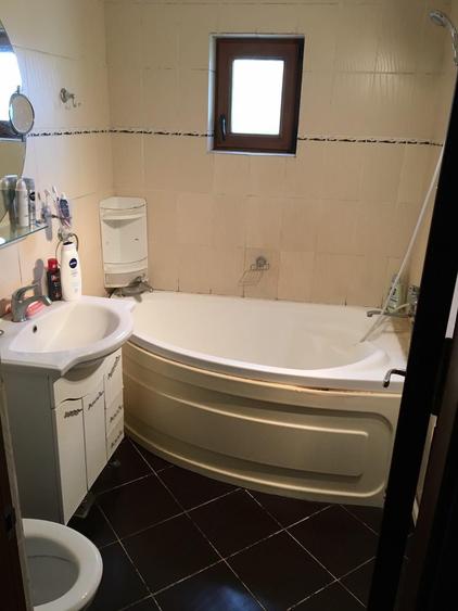 Apartament cu 3 camere, mobilat în Central