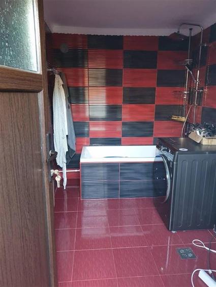 Casă cu 3 camere cu Teren 84 Mp în Central