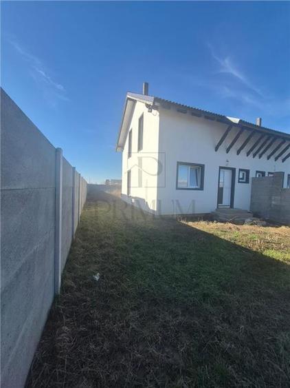 Duplex cu 3 camere cu Canalizare în Moșnița Nouă