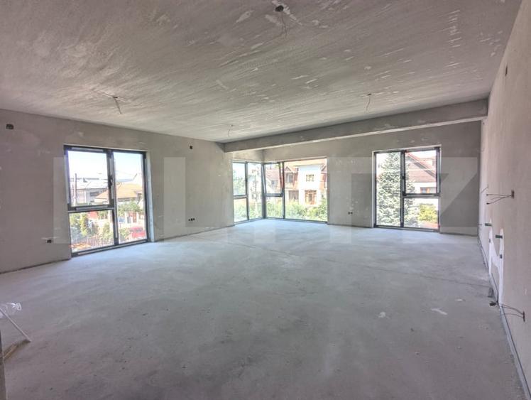 Apartament cu 4 camere decomandat în Andrei Mureșanu