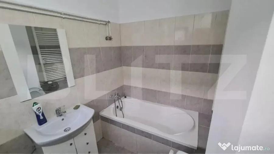 Apartament cu 3 camere decomandat în Ultracentral
