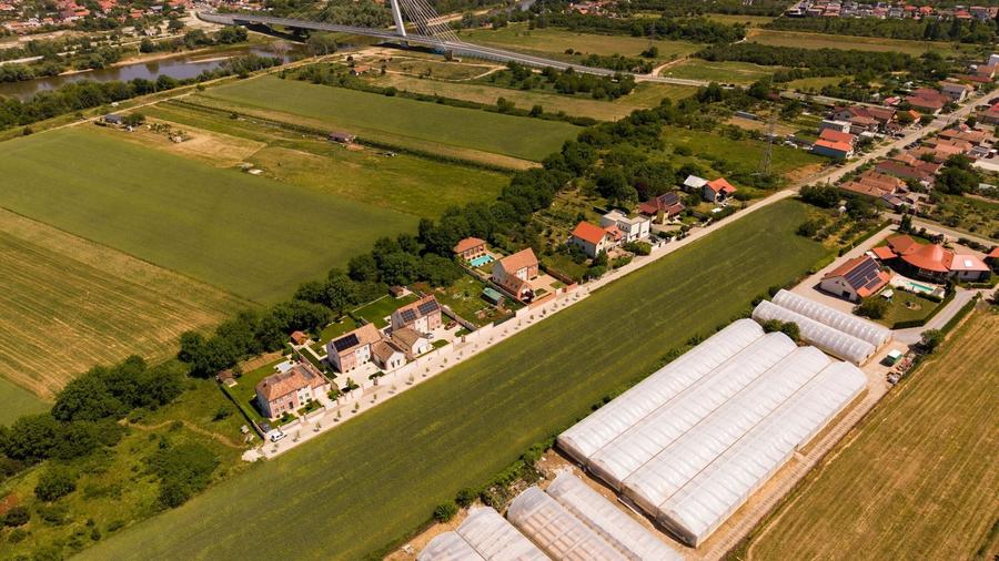 Teren Construcții intravilan de 4500 mp, în Aradul Nou