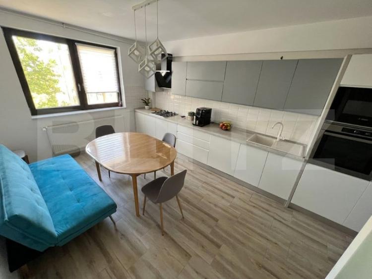 Apartament cu 3 camere decomandat în Central
