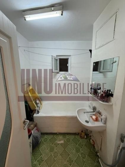 Apartament cu 3 camere decomandat în Păcurari