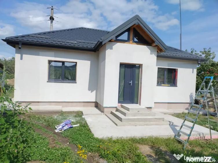 Casă cu 3 camere cu Teren 1200 Mp în Băiceni