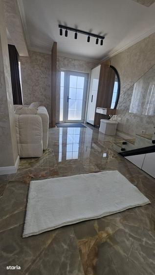 Casă cu 4 camere cu Teren 300 Mp în Central