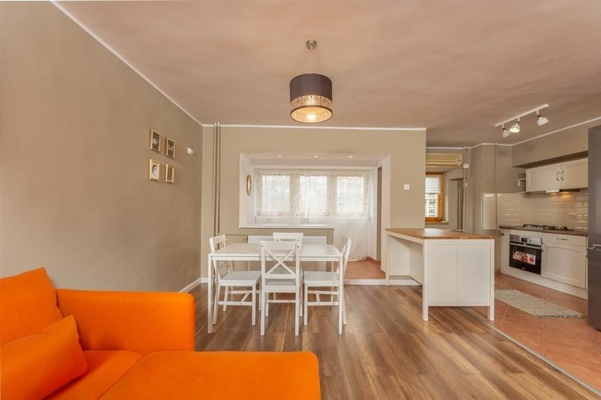 Apartament cu 3 camere decomandat, mobilat în Unirii