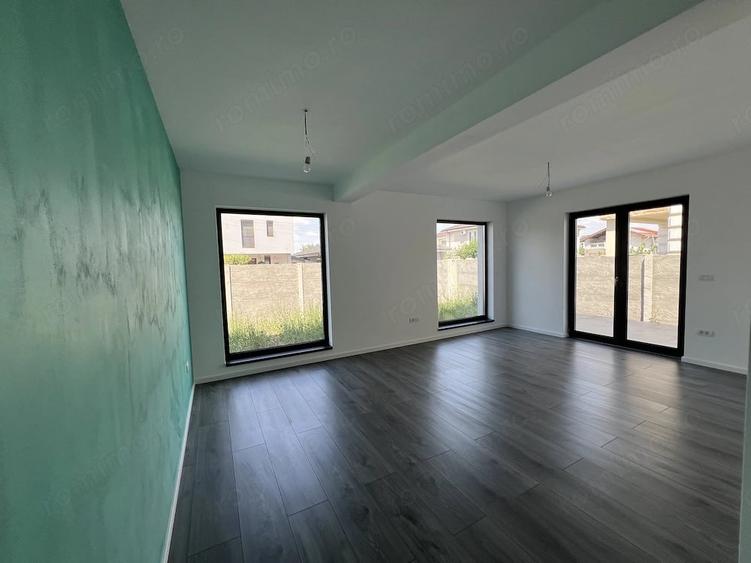 Casă cu 5 camere cu Teren 300 Mp în Chișoda