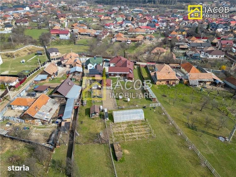 Casă cu 4 camere decomandat cu Teren 3762 Mp în Coman